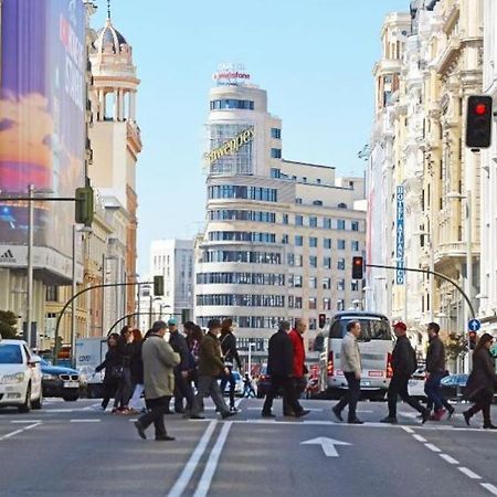 Punta Me Suites Next To Gran Via Madrid Kültér fotó